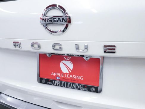 Used 2021 Nissan Rogue SV image 29