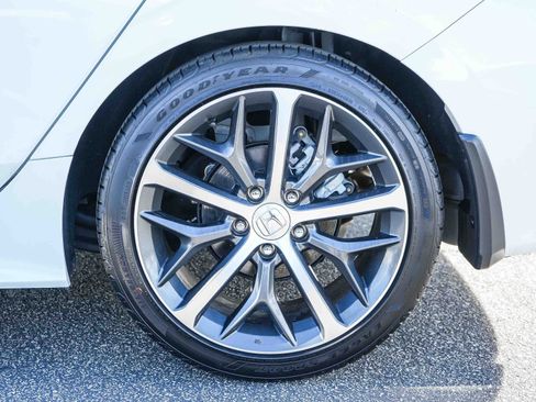 Used 2024 Honda Civic Touring image 12