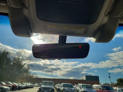 Used 2022 Subaru Outback Premium image 12