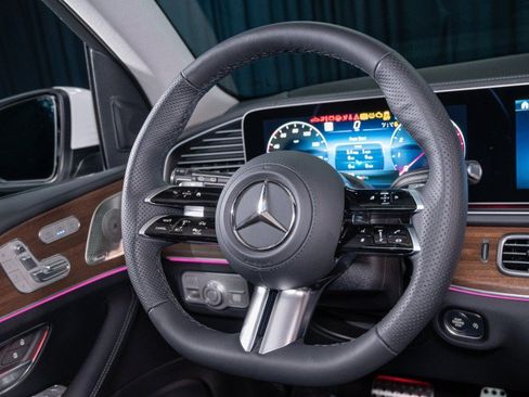 New 2026 Mercedes-Benz GLS 450 4MATIC image 16