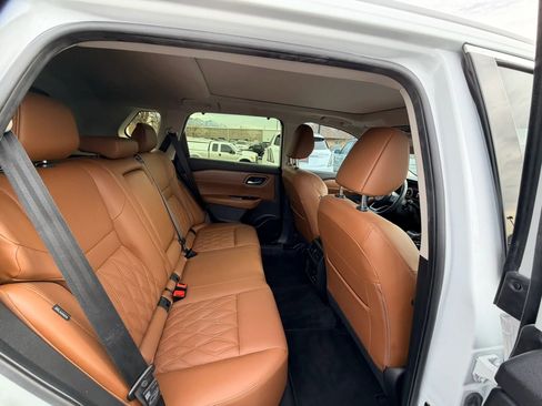 Used 2024 Nissan Rogue Platinum w/ Platinum Premium Package FWD image 33