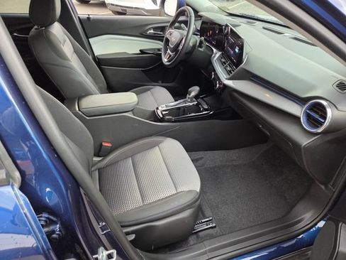 Certified 2024 Chevrolet Trax LT w/ Driver Confidence Package FWD image 15