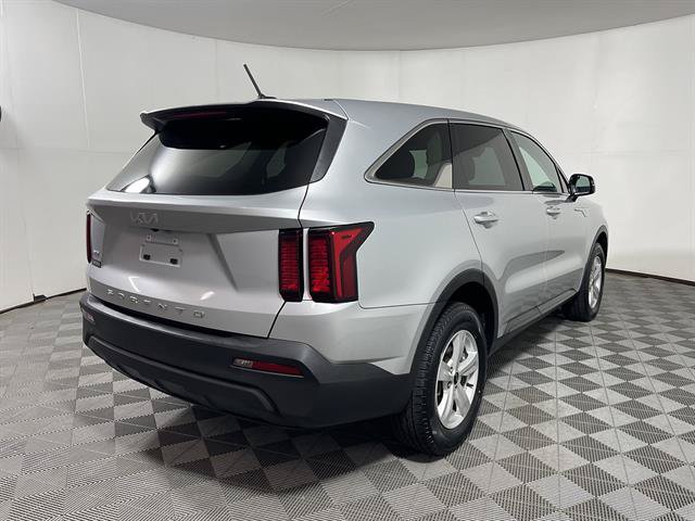 Used 2022 Kia Sorento LX AWD/4WD image 7