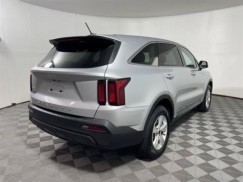 Used 2022 Kia Sorento LX AWD/4WD image 7