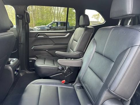 Certified 2024 GMC Acadia Elevation AWD/4WD image 19