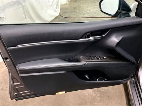 Used 2024 Toyota Camry XSE w/ Cold Weather Package image 9