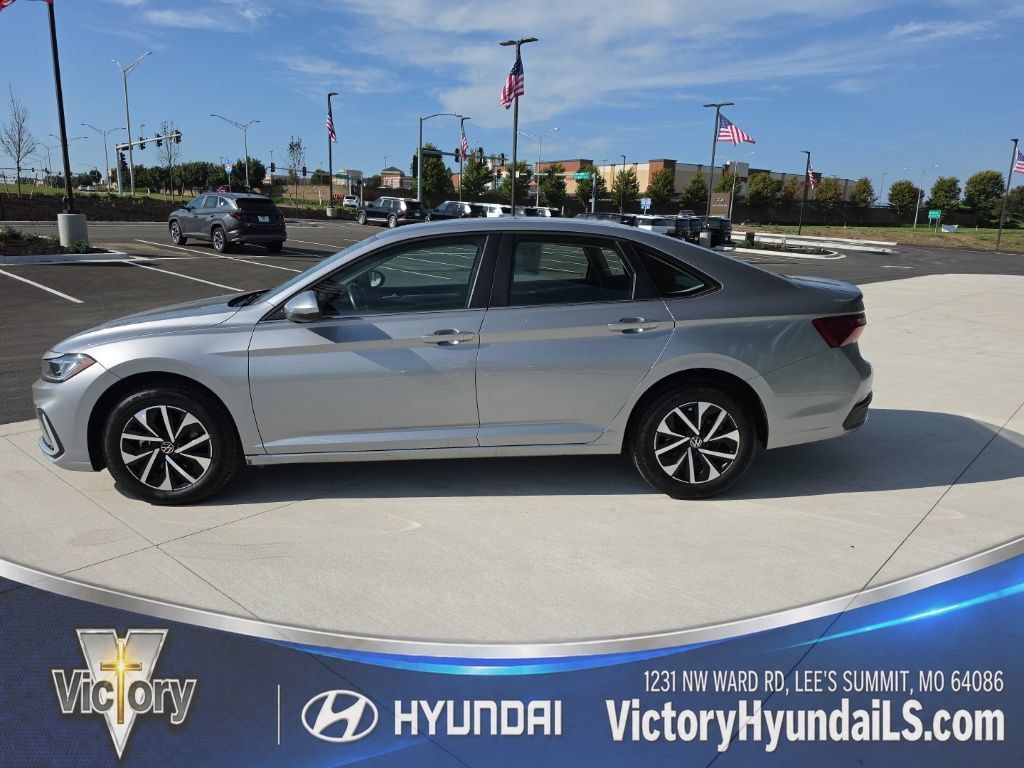 Used 2025 Volkswagen Jetta S FWD image 2