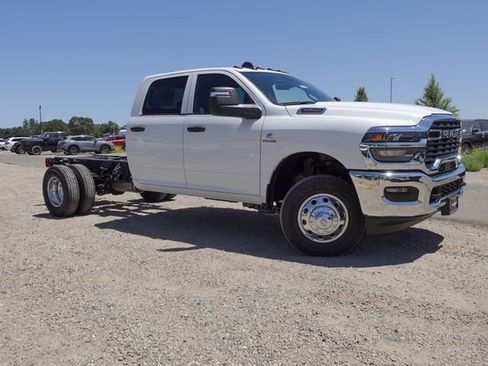 New 2025 RAM 3500 Tradesman w/ Chrome Appearance Group image 5