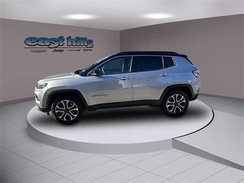 Certified 2023 Jeep Compass Limited image 6