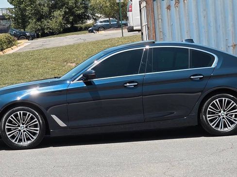 Used 2017 BMW 530i xDrive AWD/4WD image 9