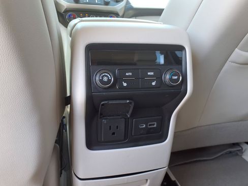 Used 2023 GMC Acadia Denali w/ Denali Technology Package FWD image 17