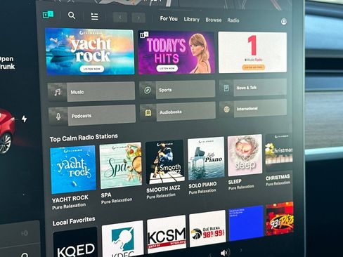 Used 2018 Tesla Model 3 Long Range image 22
