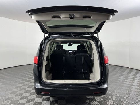 Used 2023 Chrysler Voyager LX FWD image 41