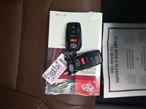 Used 2022 Toyota Tundra 1794 Edition image 11