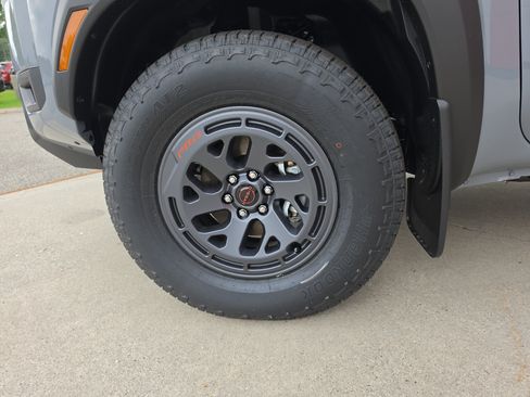 New 2026 Nissan Frontier PRO-4X w/ Pro-4x Convenience Package AWD/4WD image 11