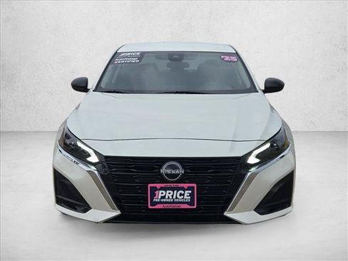 Used 2025 Nissan Altima 2.5 SV FWD image 2