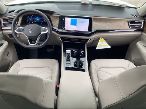New 2026 Volkswagen Atlas SE image 11