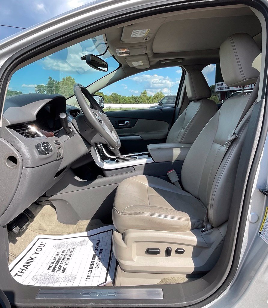 Used 2011 Ford Edge Limited w/ 301A Rapid Spec Order Code FWD image 16