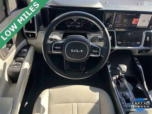 Used 2022 Kia Sorento EX w/ Panoramic Sunroof Package image 14