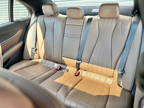 Used 2017 Mercedes-Benz E 300 4MATIC image 31