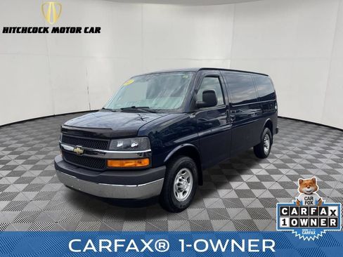 Used 2017 Chevrolet Express 3500 RWD image 1