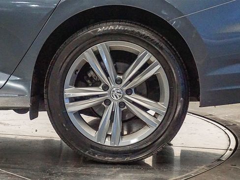 Used 2019 Volkswagen Jetta R-Line w/ R-Line Cold Weather Package image 10