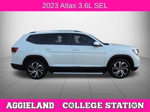 Used 2023 Volkswagen Atlas SEL AWD/4WD image 2