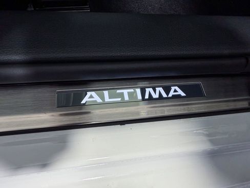 New 2025 Nissan Altima 2.5 SR w/ SR Premium Package image 32