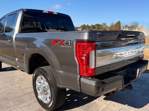 Used 2017 Ford F250 Platinum w/ Platinum Ultimate Package image 5