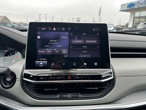 Used 2024 Jeep Compass Limited image 27