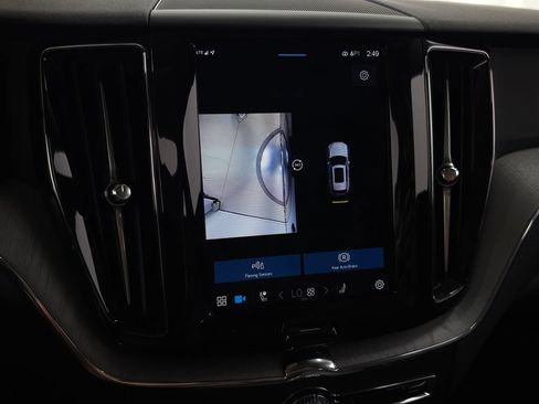 Certified 2025 Volvo XC60 B5 Plus AWD/4WD image 28