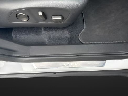 Used 2025 Buick Enclave Preferred image 52