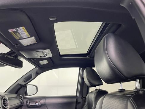 Used 2019 Toyota Tacoma Limited AWD/4WD image 18