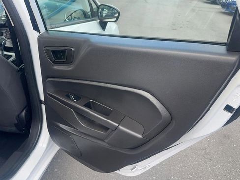 Used 2018 Ford Fiesta SE image 27