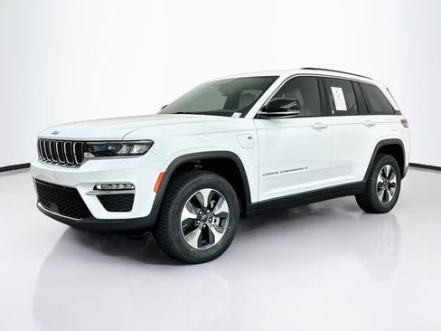 Used 2022 Jeep Grand Cherokee Limited 4xe AWD/4WD image 3