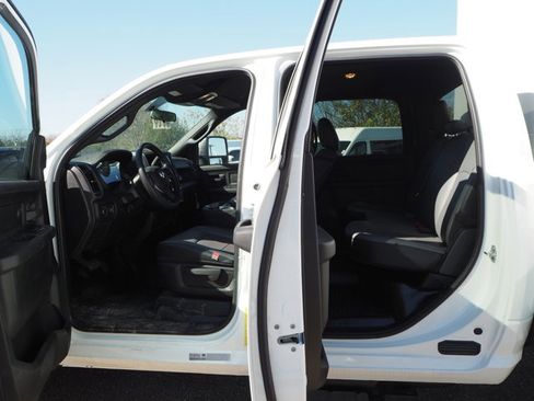 New 2024 RAM 5500 Tradesman w/ Chrome Appearance Group image 17