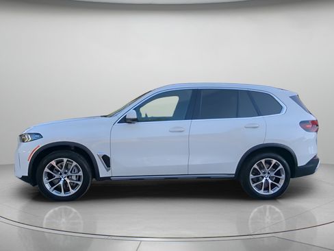 Used 2025 BMW X5 xDrive40i w/ Premium Package AWD/4WD image 13