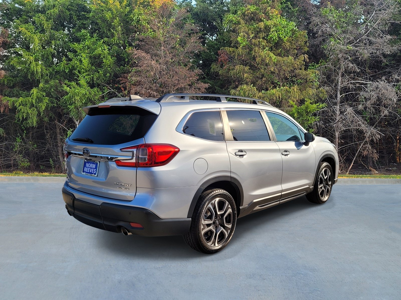 Used 2023 Subaru Ascent Limited AWD/4WD image 17