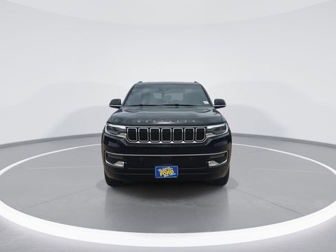 Used 2023 Jeep Wagoneer 4WD image 4