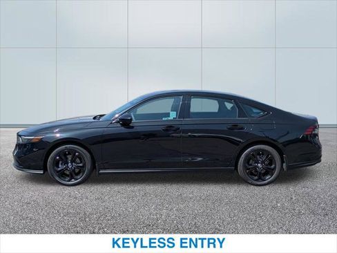 Used 2025 Honda Accord SE image 10