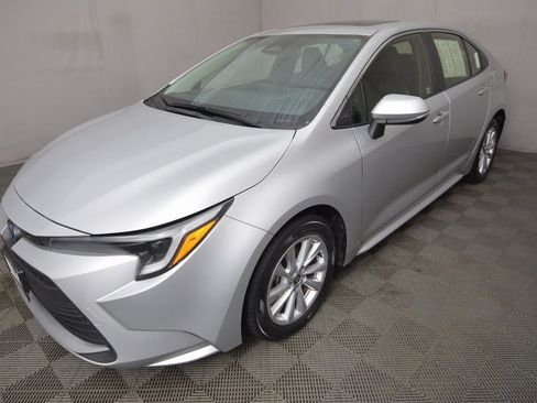 Certified 2024 Toyota Corolla XLE image 1