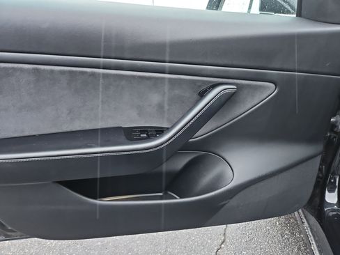 Used 2018 Tesla Model 3 Long Range image 15