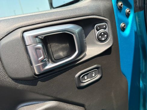 Used 2024 Jeep Wrangler Unlimited AWD/4WD image 11