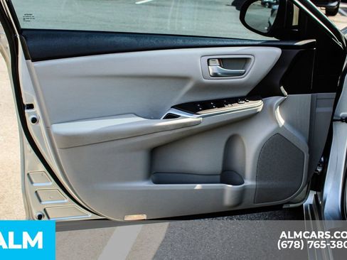 Used 2016 Toyota Camry LE FWD image 28