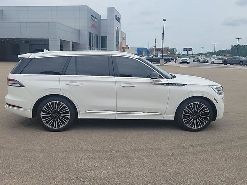 Used 2023 Lincoln Aviator Black Label w/ Dynamic Handling Package AWD/4WD image 6