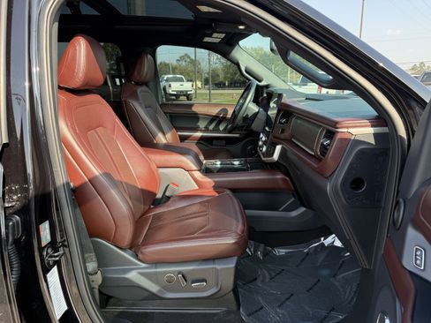 Used 2023 Ford Expedition Max Limited image 32