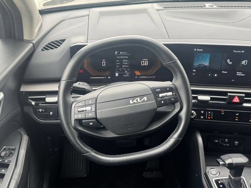 Used 2026 Kia Sportage LX FWD image 28