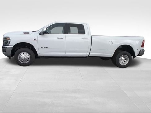 New 2025 RAM 3500 Limited image 2