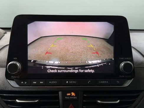 Used 2021 Nissan Altima 2.0 SR FWD image 13