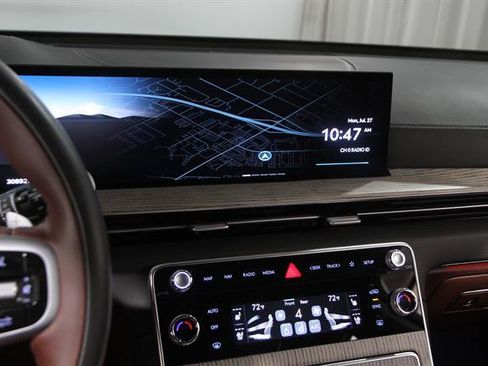 Certified 2025 Genesis GV80 3.5T Prestige AWD/4WD image 9